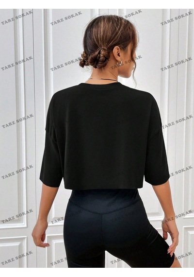 Flood Of Style Crop Ckod-232913 Mektup Grafikli Düşük Omuz Kısa Siyah