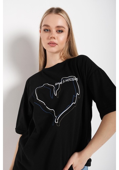 Flood Of Style Kadın Çizgili Figür Kalp Siyah T-shirt Have A Holiday Baskılı
