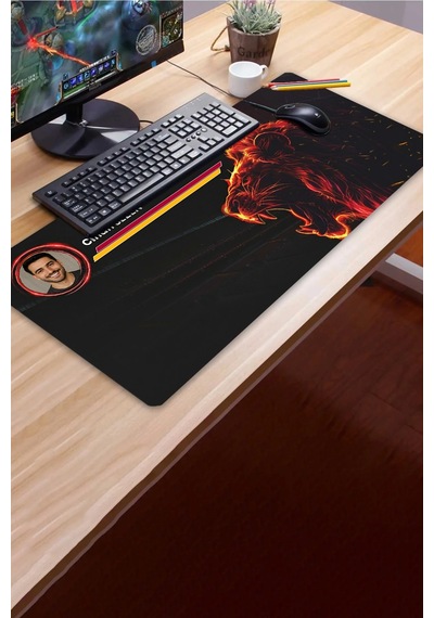Sonictouch Kişiye İsme Özel Aslan Figürlü Sarı Kırmızı Fotoğraflı Xxl Dikişsiz Gamer Klavye Mousepad Mousepad