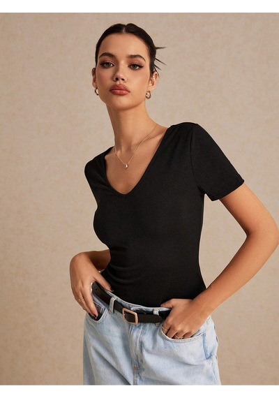 Liona V Yaka Sırtı Açık İpli Siyah Renk Fitilli Kısa Kollu Slim Fit Crop Top Bluz