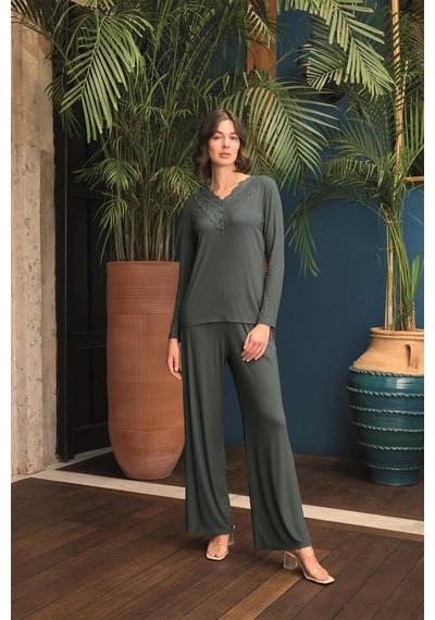 Aria's Closet Arias Closet Uzun Kollu Önü Düğmeli V Yaka Pijama Takımı Yeşil