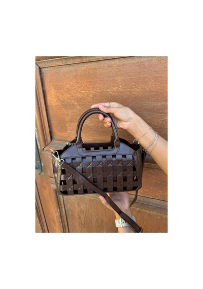 Just Polo Kadın Yeni Sezon Örgü Detaylı Ayarlanabilir Askılı Şık Çapraz El & Omuz Çantası Ebat : 26 X 17 Cm Rugan Kahverengi