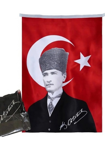 Atatürk Portreli Kalpaklı Türk Bayrağı - 50x75 Cm - 23 Nisan Özel Seri Tek Ebat