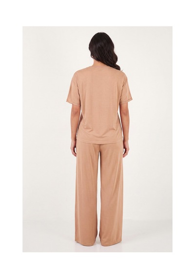 Lela Yumuşak Dokulu Bisiklet Yaka Lastikli Bel Kısa Kollu Pijama Takımı Bayan Pijama Takımı 65720102 Bej Lela Yumuşak Dokulu Bisiklet Yaka Lastikli Bel Kısa Kollu Pijama Takımı Bayan Pijama Takımı 65720102 Bej