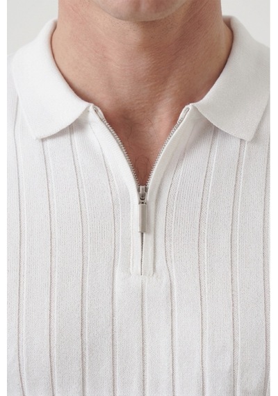 Deepsea Erkek Beyaz Polo Yaka Fermuarlı Çizgi Dokulu Regular Fit Likralı Triko Tişört 2608008 Deepsea Erkek Beyaz Polo Yaka Fermuarlı Çizgi Dokulu Regular Fit Likralı Triko Tişört 2608008