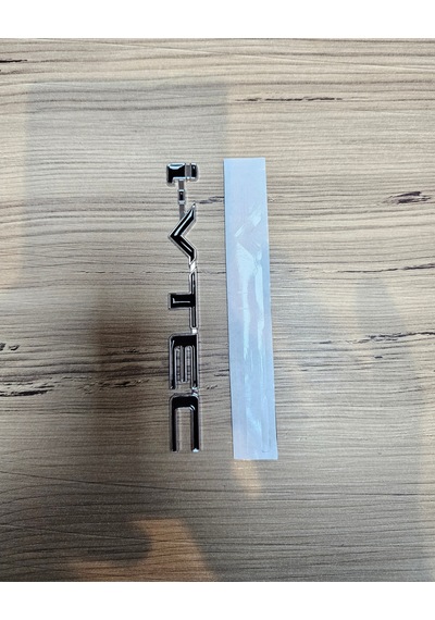 İ-vtec İthal Metal Bagaj Yazısı Krom Zemin Siyah Yazı 13cm-1,5cm Krom Siyah Etiket