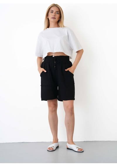 The Voler Müslin Şort Kadın Yüksek Bel Oversize Rahat Kesim Cepli %100 Pamuklu Yazlık Şort Siyah The Voler Müslin Şort Kadın Yüksek Bel Oversize Rahat Kesim Cepli %100 Pamuklu Yazlık Şort Siyah