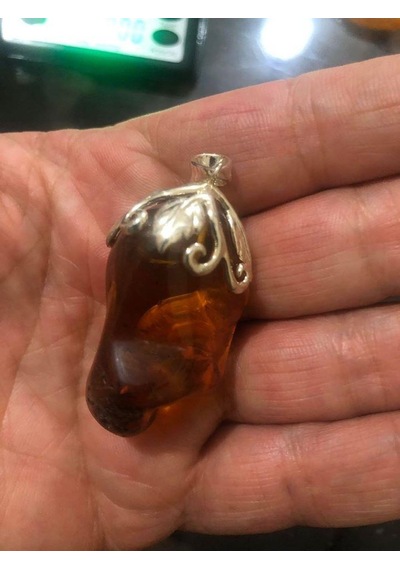 Doğal Kaya Damla Kehribar Kolye Ucu Otantik Gümüş Aparatlı 16,48 Gram