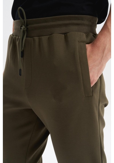 AR-MA Arma Erkek Slim Fit Örme Interlok Basic Dar Paça Eşofman Altı Arka Ve Yan Fleto Fermuar Cepli Paçalar Ribanalı %80 Pamuk %14 Polyester %6 Elastane K30174998902 Haki AR-MA Arma Erkek Slim Fit Örme Interlok Basic Dar Paça Eşofman Altı Arka Ve Yan Fleto Fermuar Cepli Paçalar Ribanalı %80 Pamuk %14 Polyester %6 Elastane K30174998902 Haki