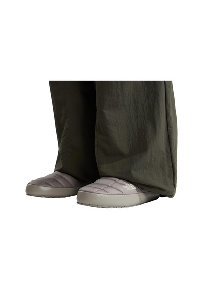 F0a3uznbı21-r The North Face M Thermoball Tractıon Mule V Erkek Spor Ayakkabı Gri F0a3uznbı21-r