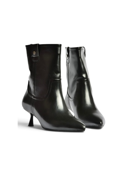 Fox Shoes Z282810709 Siyah İnce Topuklu Kadın Bot