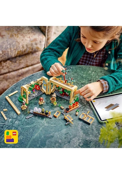 LEGO® Harry Potter™ Hogwarts™ Şatosu: Bitkibilim Dersi 76445 - 8 Yaş ve Üzeri Çocuklar için Yaratıcı Oyuncak Yapım Seti (390 Parça)