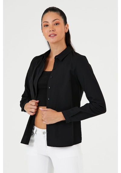 Pera Moda Kadın Basic Kesim Vücudu Saran Likralı Gizli Düğme Özellikli Gömlek Siyah