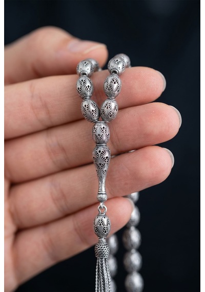 925 Ayar Oval Kesim 3 Kamçılı Püskül Orta Boy Zırh Örgü Desenli Otantik Gümüş Tesbih 17,5gr Rzt10033 Gümüş  - Siyah