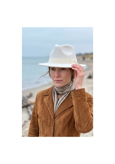Emybox Kadın Kaşe Kovboy Şapka Geniş Siperlikli Fötr Kemerli Kışlık Şık Şapka Country Vintage Tarz Şapka Beyaz