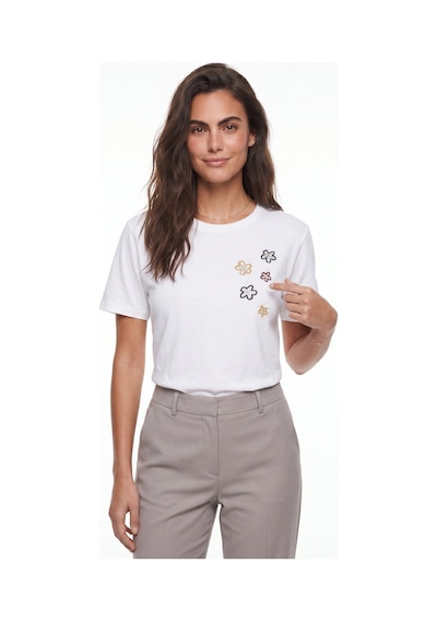Onloox Kadın Beyaz Beyaz Pamuklu Bisiklet Yaka Kısa Kollu El İşi Çiçek Nakış Detaylı Minimal Tasarım T-shirt