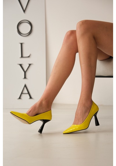 Divolya Vest Sarı Rugan 8cm Topuk Boyu Günlük Kullanım Stiletto Sarı