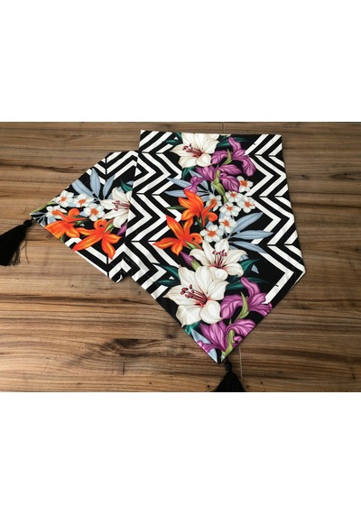 Zigzag Üzerine Turuncu Mor Çiçek Desenli Runner Çok Renkli