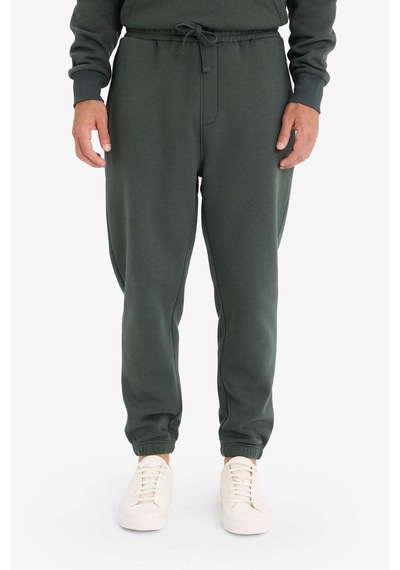 Defacto Regular Fit Beli Bağcıklı Jogger Eşofman Altı E6326ax25augn1155 Yeşil Defacto Regular Fit Beli Bağcıklı Jogger Eşofman Altı E6326ax25augn1155 Yeşil