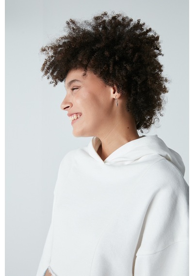 Penti Kırık Beyaz Crop Chain Detailed Sweatshirt Beyaz