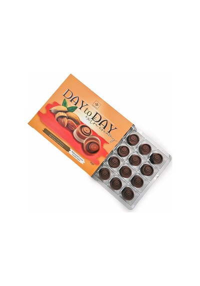 Day To Day Bademli Sütlü Çikolata 210 Gr
