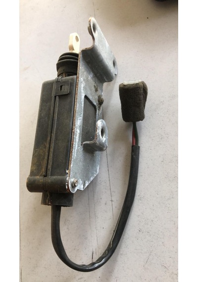 Mazda E2200 Bagaj Kapak Kilit Motoru