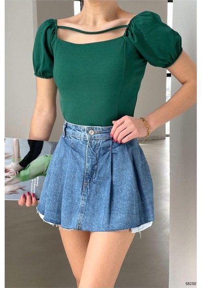 DefyModa Kadın El Emeği Krep Kumaş Kare Yaka Askılı Bluz Zümrüt