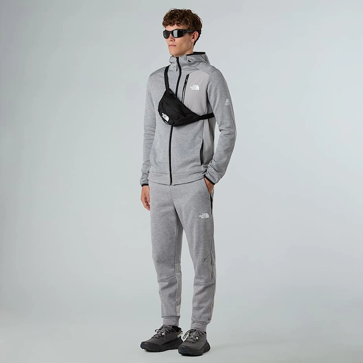 The North Face Mountain Athletics Fleece Erkek Gri Kapüşonlu Ceket Gri