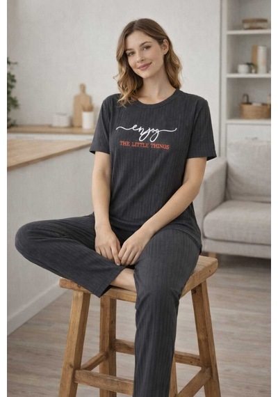 Kadın %100 Pamuk Pijama Takımı Raporlu Kumaş Rahat Kalıp Yazlık Ev Giyim Siyah