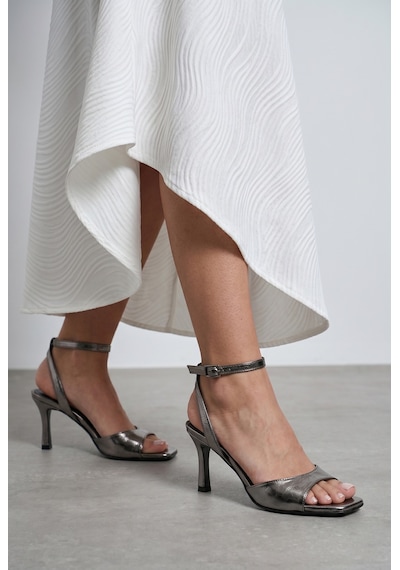 Giamgia Store Kadın Platin Bilekten Bağlamalı Küt Burun İnce Topuklu Stiletto Abiye Ayakkabı-2343 Giamgia Store Kadın Platin Bilekten Bağlamalı Küt Burun İnce Topuklu Stiletto Abiye Ayakkabı-2343