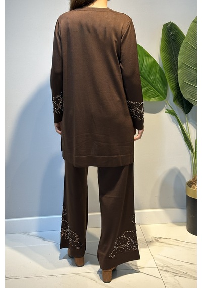 Lale Butik Kolları Ve Paçası Taş İşleme Detay Sıfır Yaka Triko Takım 17019 Kahverengi Lale Butik Kolları Ve Paçası Taş İşleme Detay Sıfır Yaka Triko Takım 17019 Kahverengi
