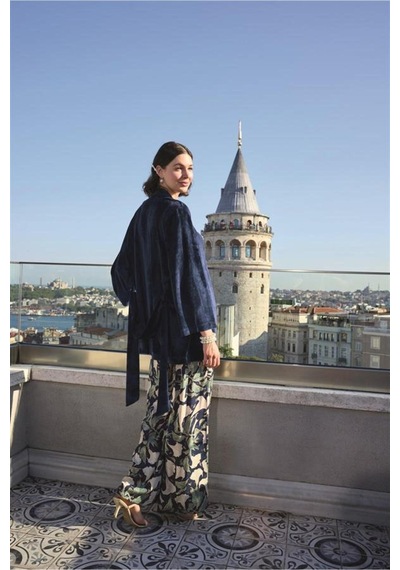 Lisinya Yaprak Desenli Ve Dantelli 3 Lü Pijama Takımı Lacivert