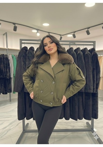 Ribana Classic Kadın Kürk Yaka Detaylı İçi Astarlı Çift Cepli Omuzları Kemerli Beli Lasitkli Ceket Görünümlü Kaban 4901 Haki Ribana Classic Kadın Kürk Yaka Detaylı İçi Astarlı Çift Cepli Omuzları Kemerli Beli Lasitkli Ceket Görünümlü Kaban 4901 Haki