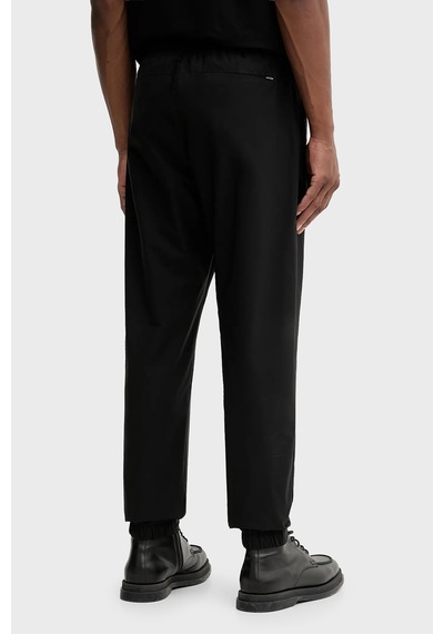 Calvin Klein Slim Fit Lastikli Bel Daralan Paça Pantolon Lv04lb614gub1 Erkek Pantolon Lv04lb614g Ub1 Siyah Calvin Klein Slim Fit Lastikli Bel Daralan Paça Pantolon Lv04lb614gub1 Erkek Pantolon Lv04lb614g Ub1 Siyah