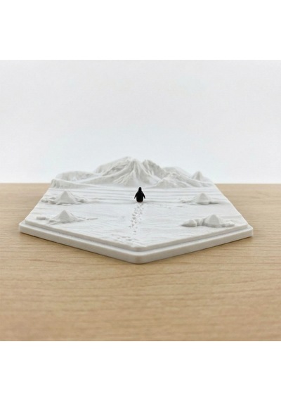 3d Tasarım Penguen Ve Karlı Dağ Manzaralı Dekoratif Biblo - Minimalist Masa Üstü Aksesuarı 15x15cm