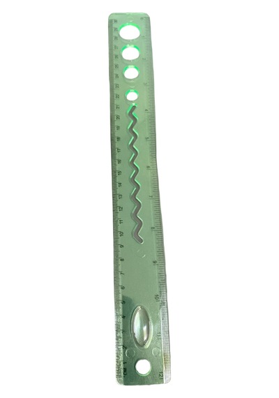 Şeffaf Yeşil Plastik Cetvel 30 Cm - Zigzag Ve Şablon Desenli Okul Cetveli 0