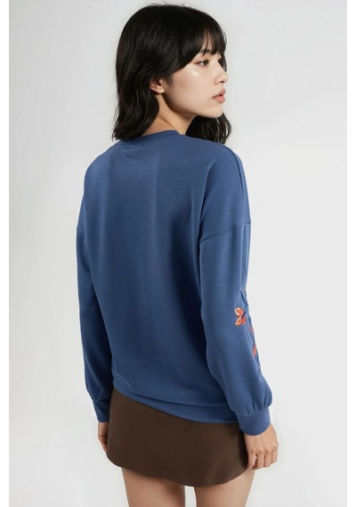 Hiccup Modal Dokulu İşlemeli Bisiklet Yaka Sweatshirt Berşan Collection Peygamber Çiçeği Mavisi