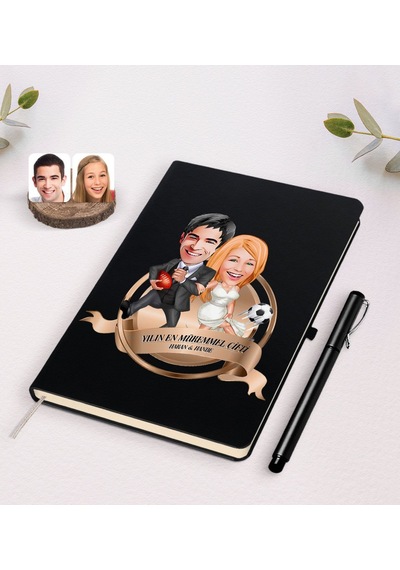 Kişiye Özel Yılın En Mükemmel Çifti Karikatürlü Siyah Defter ve K N11.1317 Siyah