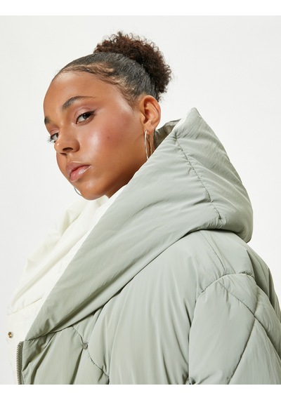 Koton Oversize Kapitone Kruvaze Yaka Kapüşonlu Cep Detaylı Kadın Mont Yeşil 5WAL00009IW Yeşil Koton Oversize Kapitone Kruvaze Yaka Kapüşonlu Cep Detaylı Kadın Mont Yeşil 5WAL00009IW Yeşil