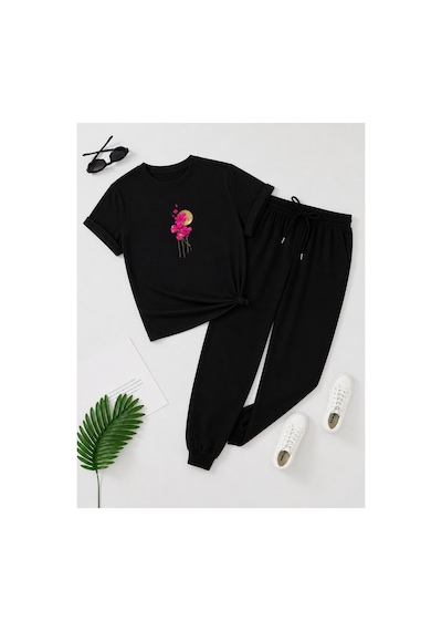Herkesemoda Pembe Çiçekler Baskı Detaylı T-shirt Eşofman Takımı Siyah