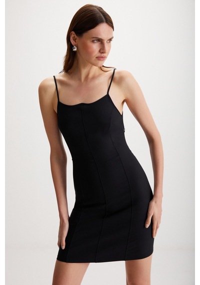 Ethıquet Manuela Kadın Kalın Dokuma Interlok Kumaşlı Vücüdü Saran Bodycon Kalp Yaka Siyah Elbise