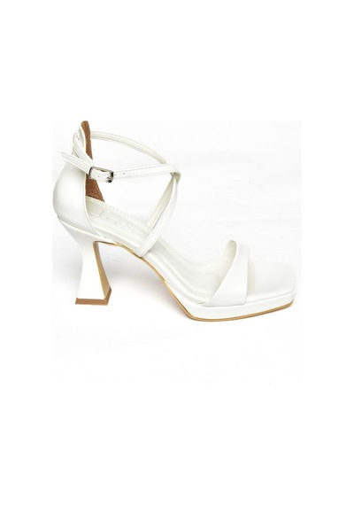 Fox Shoes S569315409 Beyaz Kalın Topuklu Ayakkabı Beyaz