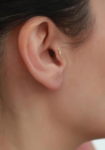 14 Ayar Altın Taşlı Şimşek Tragus Piercing Sarı