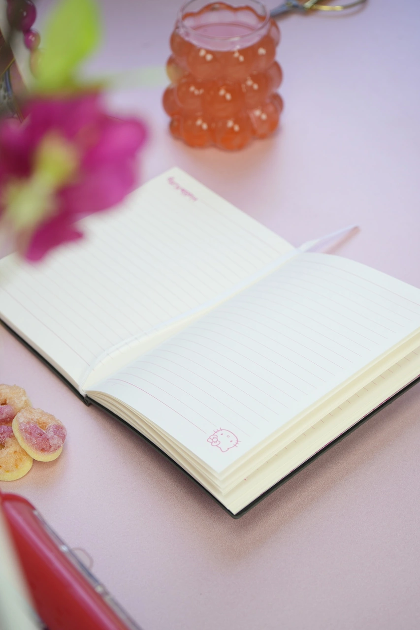 Hello Kitty Smyth Flexy Vegan Deri Kapaklı Defter 13x18 Cm, Çizgili, Koleksiyon Kapaklar Platiinum