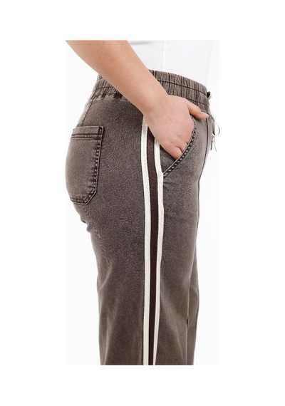 Zanessi Fashıon Büyük Beden Denim Spor Şerit Detaylı Bol Paça Kadın Pantolon Kahverengi Zanessi Fashıon Büyük Beden Denim Spor Şerit Detaylı Bol Paça Kadın Pantolon Kahverengi