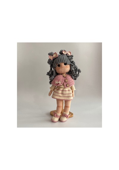 El Örgüsü Amigurumi Bebek Kıvırcık Gri Saçlı Cepkenli Pembe Elbiseli Pembe