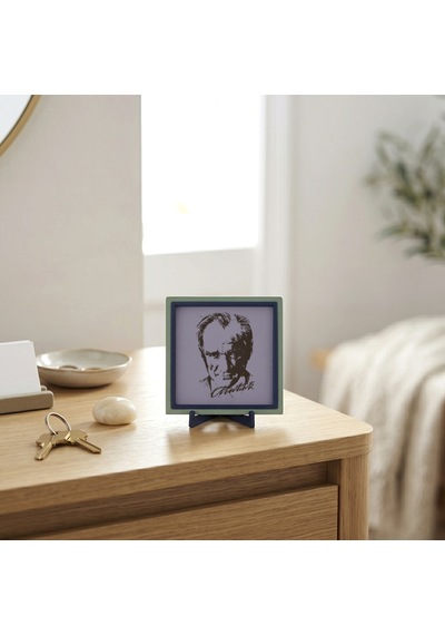 Minimalist Atatürk Tasarımlı Dekoratif Parça, Ofis Masaları İçin Zarif Ve Prestijli Bir Hatıra 10x10