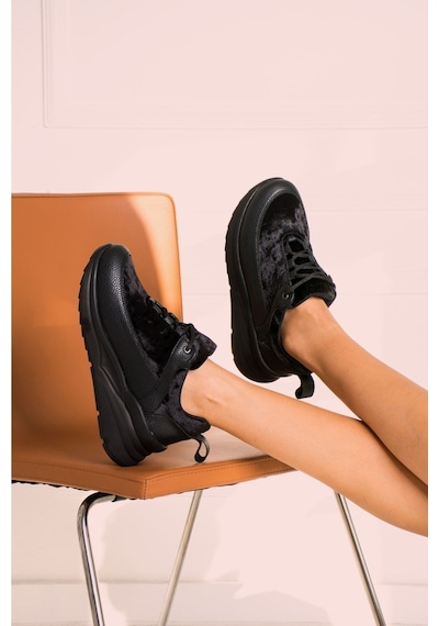 Yeni Bej - Kadife Dolgu Taban Sneaker Model 440583 Siyah