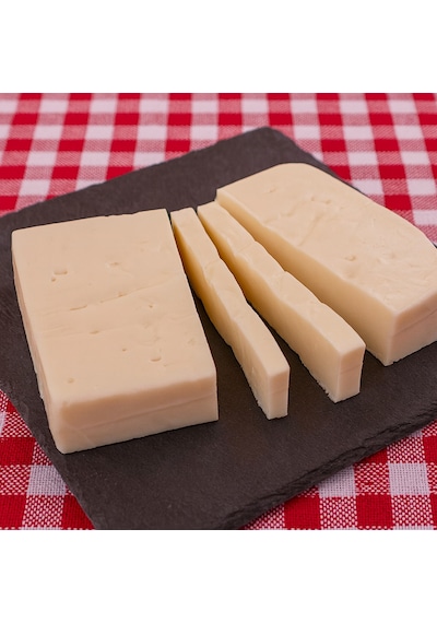 Yıllanmış Kelle Mihaliç Peyniri Ağlayan Peynir 500 G Vakumlu Paket