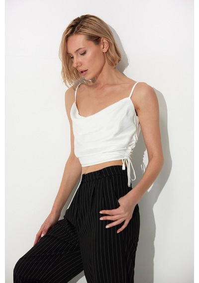 Sherin Beyaz Yanları Büzgülü Askılı Büstiyer SS23CT4735BE-BEYAZ